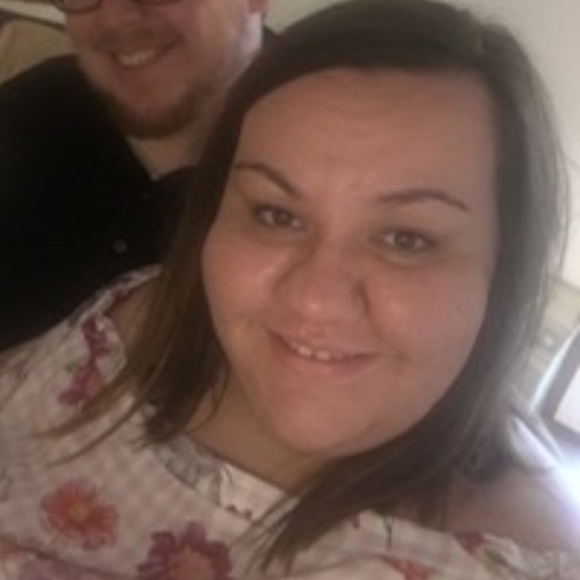 Meet your Posher, Liz - Picture 1 of 1